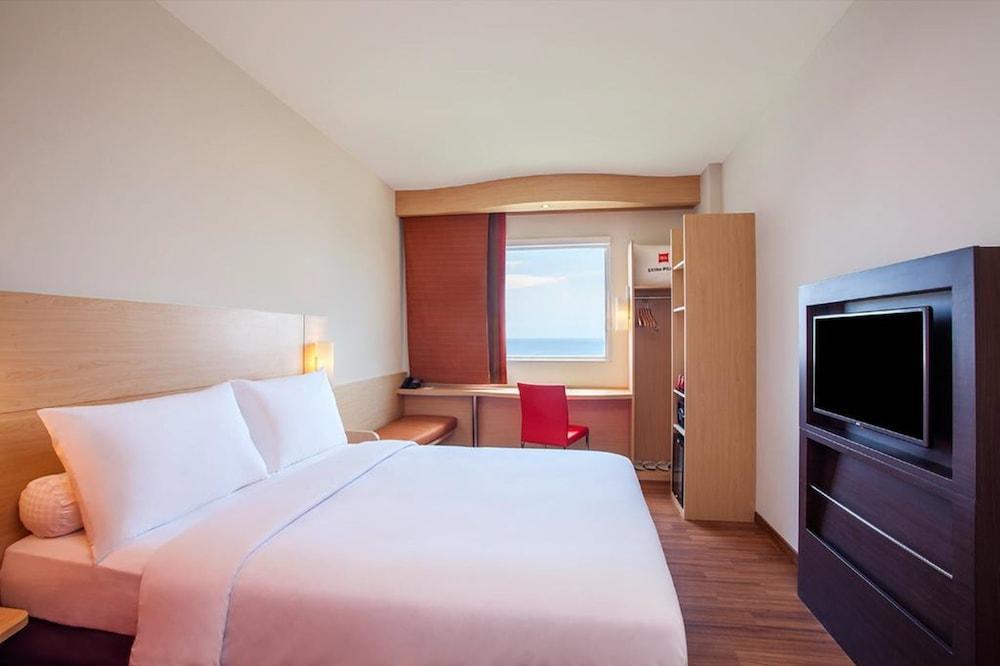 Ibis Manado City Center Boulevard Екстериор снимка