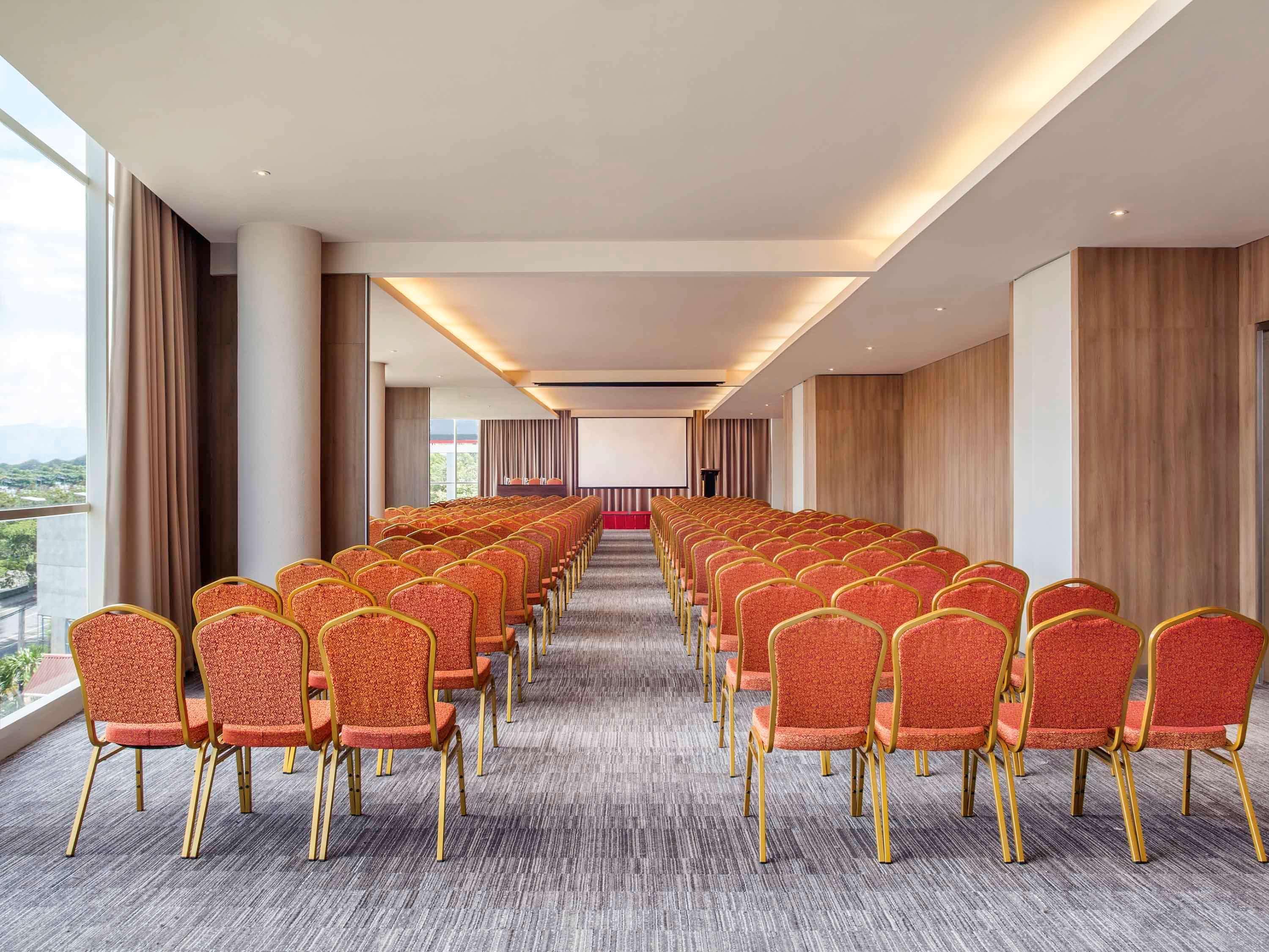 Ibis Manado City Center Boulevard Екстериор снимка