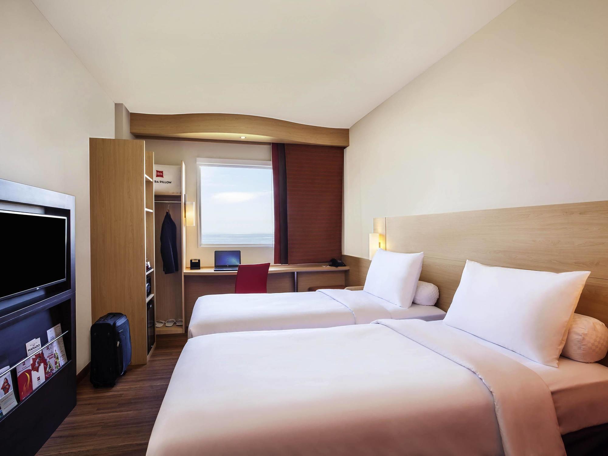 Ibis Manado City Center Boulevard Екстериор снимка